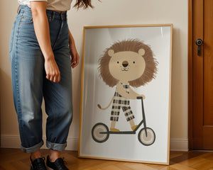 Lion On Scooter Plakat