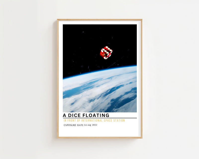 A Dice Floating Plakat - 21 x 29.7 cm (A4) - Nellastore