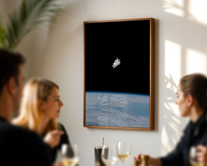 Astronaut in Orbit Plakat - 21 x 29.7 cm (A4) - Nellastore