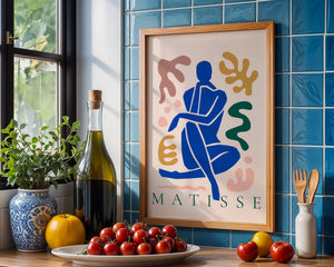Blue Figure in Bloom Plakat - 21 x 29.7 cm - Nellastore