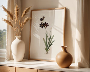 Dark Floral Stem Plakat - 21 x 29.7 cm (A4) - Nellastore