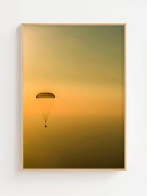 Golden Parachute Descent Plakat - 21 x 29.7 cm (A4) - Nellastore