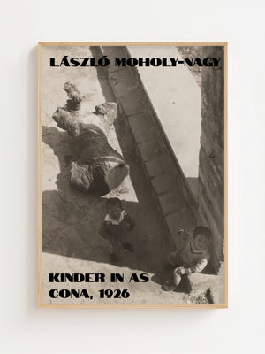 László Moholy - Nagy - Kinder in Ascona Plakat - 21 x 29.7 cm - Nellastore