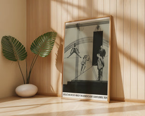 László Moholy - Nagy - The Benevolent Gentlemen Plakat - 21 x 29.7 cm - Nellastore