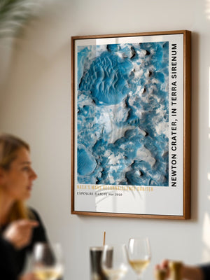 Newton Crater, in Terra Sirenum Plakat - 21 x 29.7 cm (A4) - Nellastore