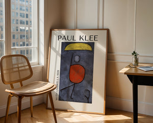 Paul Klee - With Umbrella Plakat - 21 x 29.7 cm - Nellastore