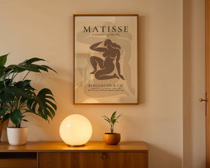 Seated Female Figure Plakat - 21 x 29.7 cm (A4) - Nellastore