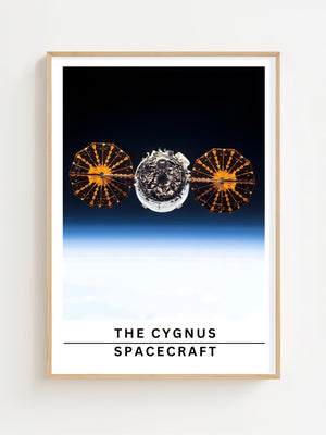 The Cygnus Spacecraft Plakat - 21 x 29.7 cm (A4) - Nellastore