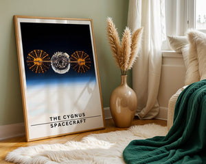 The Cygnus Spacecraft Plakat - 21 x 29.7 cm (A4) - Nellastore