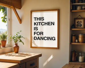 This Kitchen Is For Dancing Plakat - 21 x 29.7 cm (A4) - Nellastore