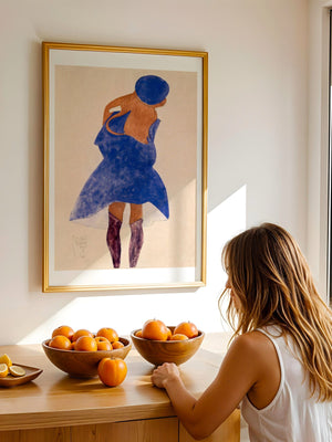 Woman In Blue Dress Plakat - 21 x 29.7 cm (A4) - Nellastore