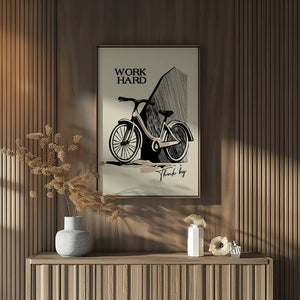 Work Hard Bike Plakat - 21 x 29.7 cm - Nellastore