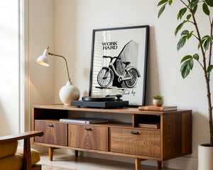 Work Hard Bike Plakat - 21 x 29.7 cm - Nellastore