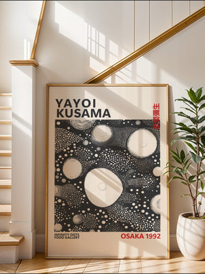 Yayoi Kusama - Black Infinity Dots Plakat - 21 x 29.7 cm - Nellastore