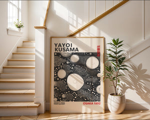 Yayoi Kusama - Black Infinity Dots Plakat - 21 x 29.7 cm - Nellastore