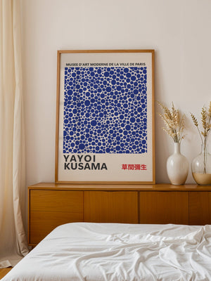 Yayoi Kusama - Dark Blue Infinity Dots Plakat - 21 x 29.7 cm - Nellastore