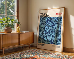 Yayoi Kusama - Dark Blue Infinity Maze Plakat - 21 x 29.7 cm - Nellastore