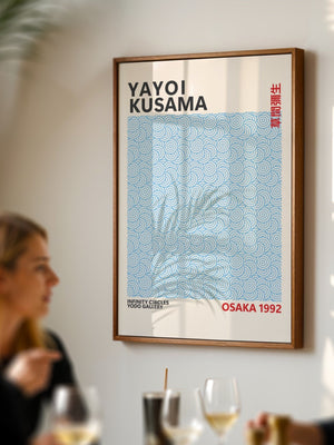 Yayoi Kusama - Light Blue Infinity Circles Plakat - 21 x 29.7 cm - Nellastore