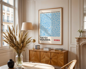 Yayoi Kusama - Light Blue Infinity Dots Plakat - 21 x 29.7 cm - Nellastore