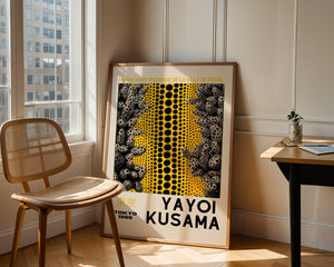 Yayoi Kusama - Monochrome Dot Cascade Plakat - 21 x 29.7 cm (A4) - Nellastore