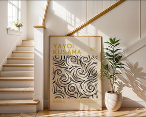 Yayoi Kusama - Monochrome Swirl Motion Plakat - 21 x 29.7 cm (A4) - Nellastore