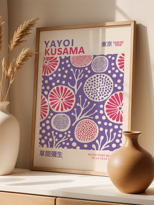 Yayoi Kusama - Purple Microorganism Plakat - 21 x 29.7 cm - Nellastore